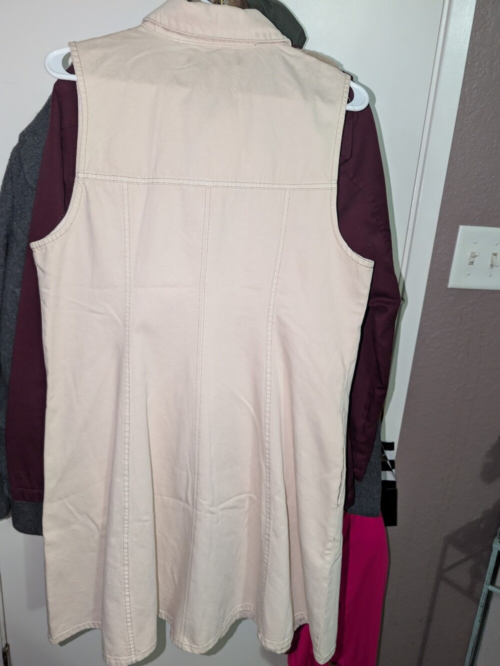 Cream Color Sleeveless Button-Front - Picture 4 of 4